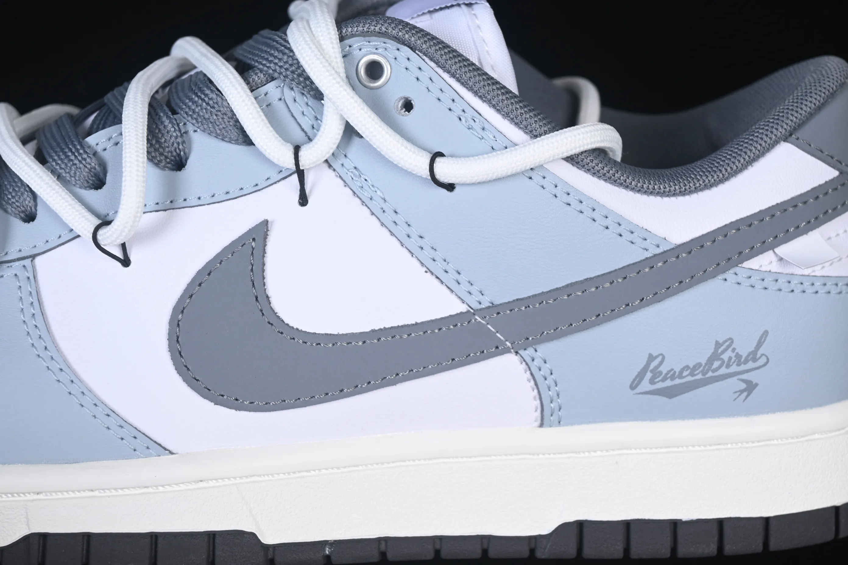All categories Nk SB Dunk Series Nk SB Dunk Low High-end customized low-top sneakers Nike SB Dunk Low "Just Do it" white and blue straps Anniversary high-end customized low-top casual sneakers BG0510-058